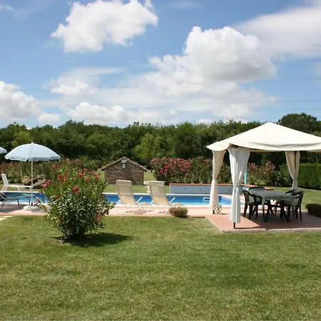 I Bertoni Sleeps 8 Pool Wifi *